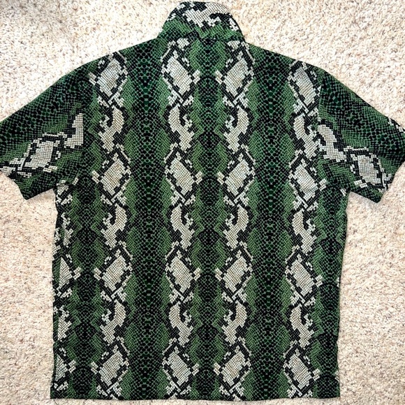 Woven Jim Snake Print Short Sleeve shirt and shorts set! - Picture 9 of 12